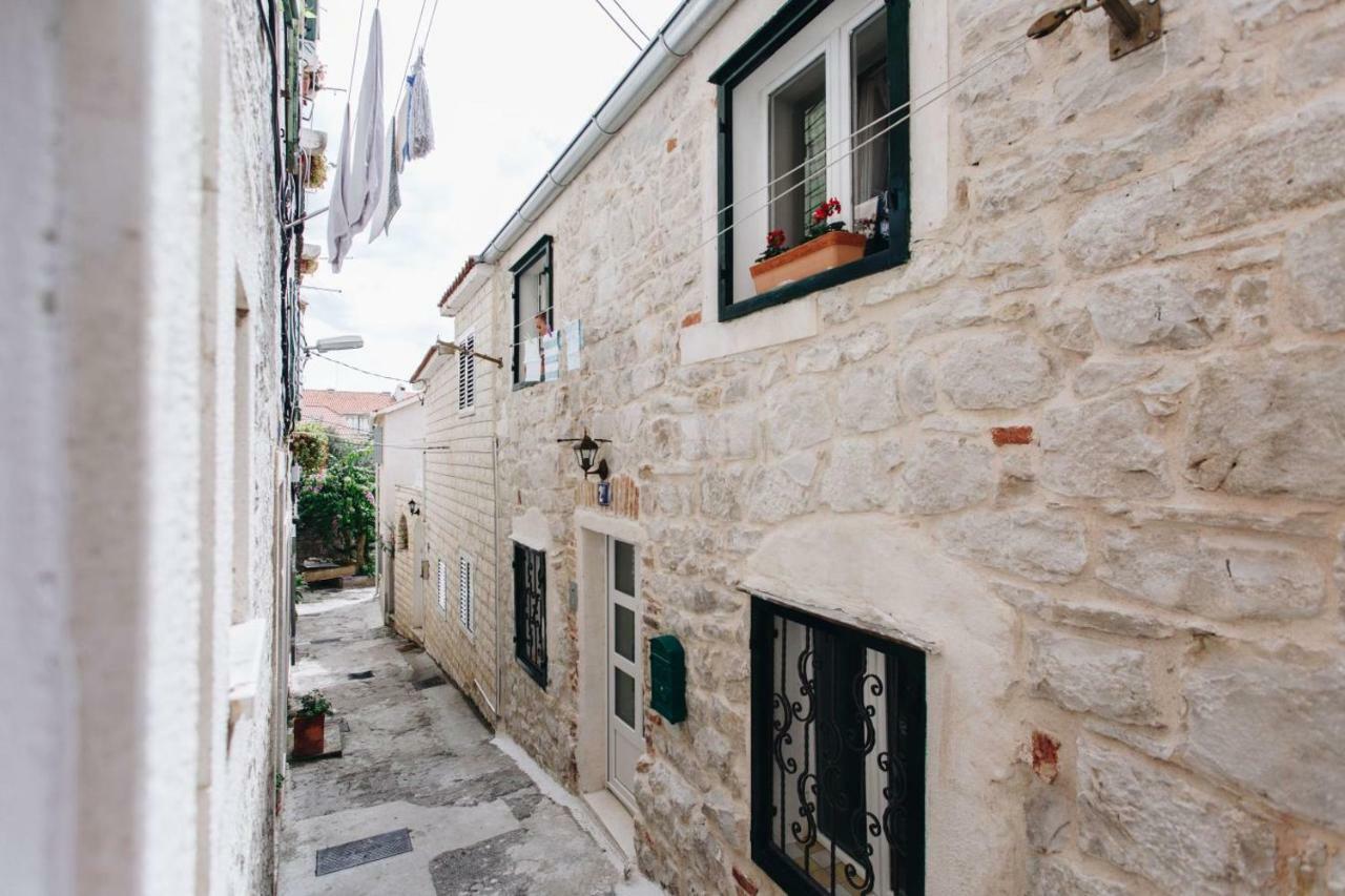 House "Anno 1881"-Center Of Split Apartment Exterior photo